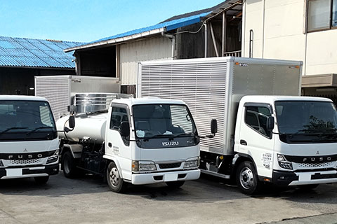 回収車両